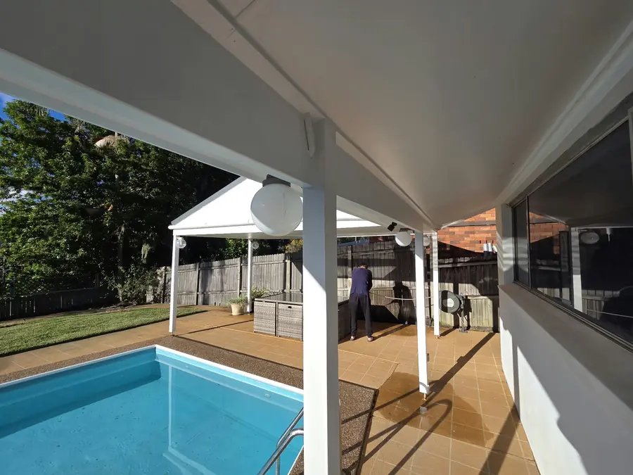 Pergola Rebuild & Repaint: pergola timber rebuilt and repainted, pool entertaining area